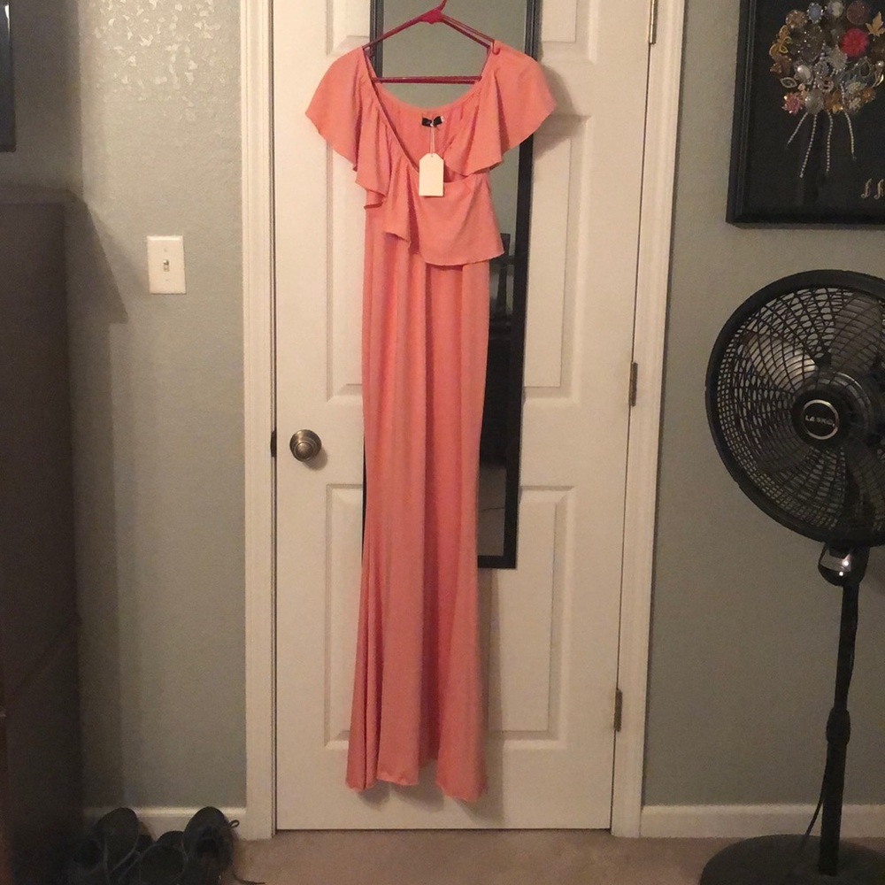 Coral maternity photo shoot dress
